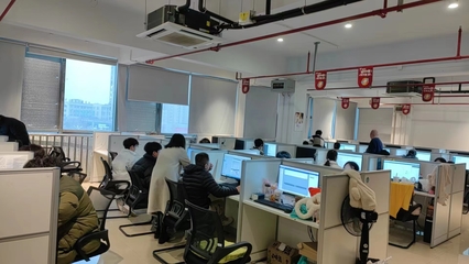 管理与信息学院:我院组织2022级电子商务专业学徒班赴晓庄产业园开展实践教学活动